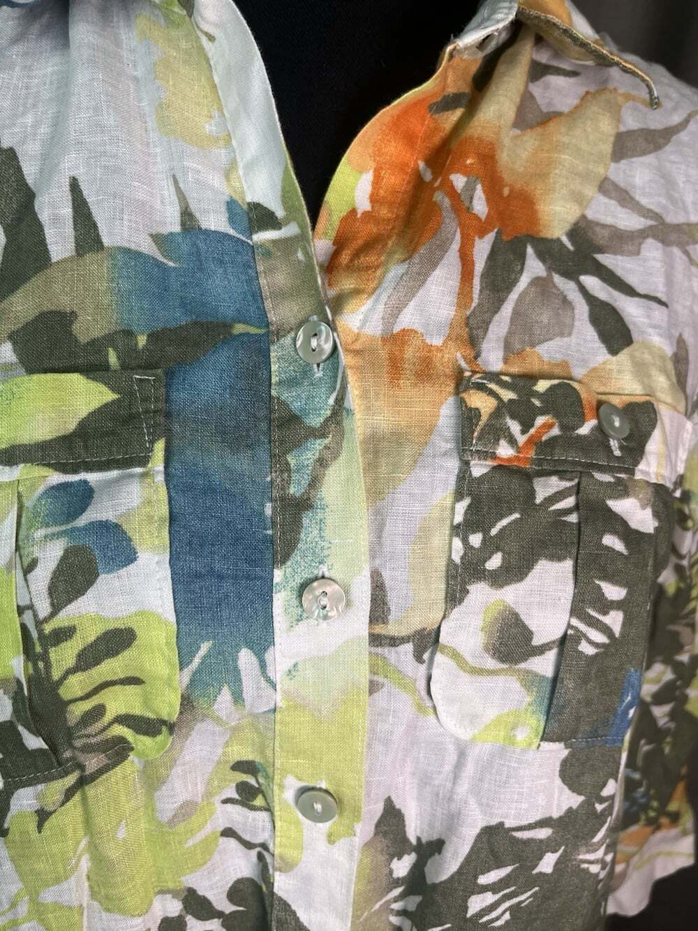 Chicos Abstract Art No-Iron Linen Button Down Shirt Blouse Top Tropical Sz 0 - Picture 3 of 8